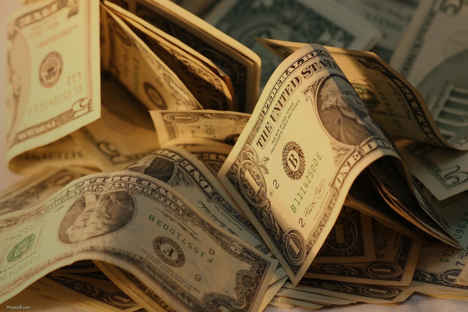 Como o USDT se mantém perto de 1 dólar e quais riscos você precisa conhecer